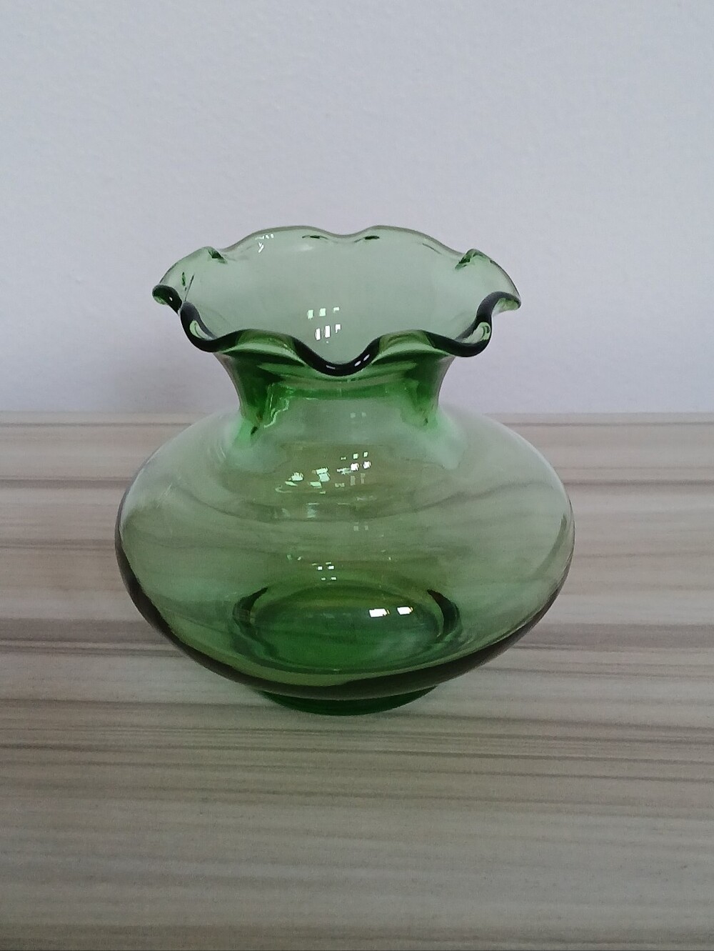 Vintage Anchor Hocking Light Green Glass Vase Ruffled Edge 3.5"